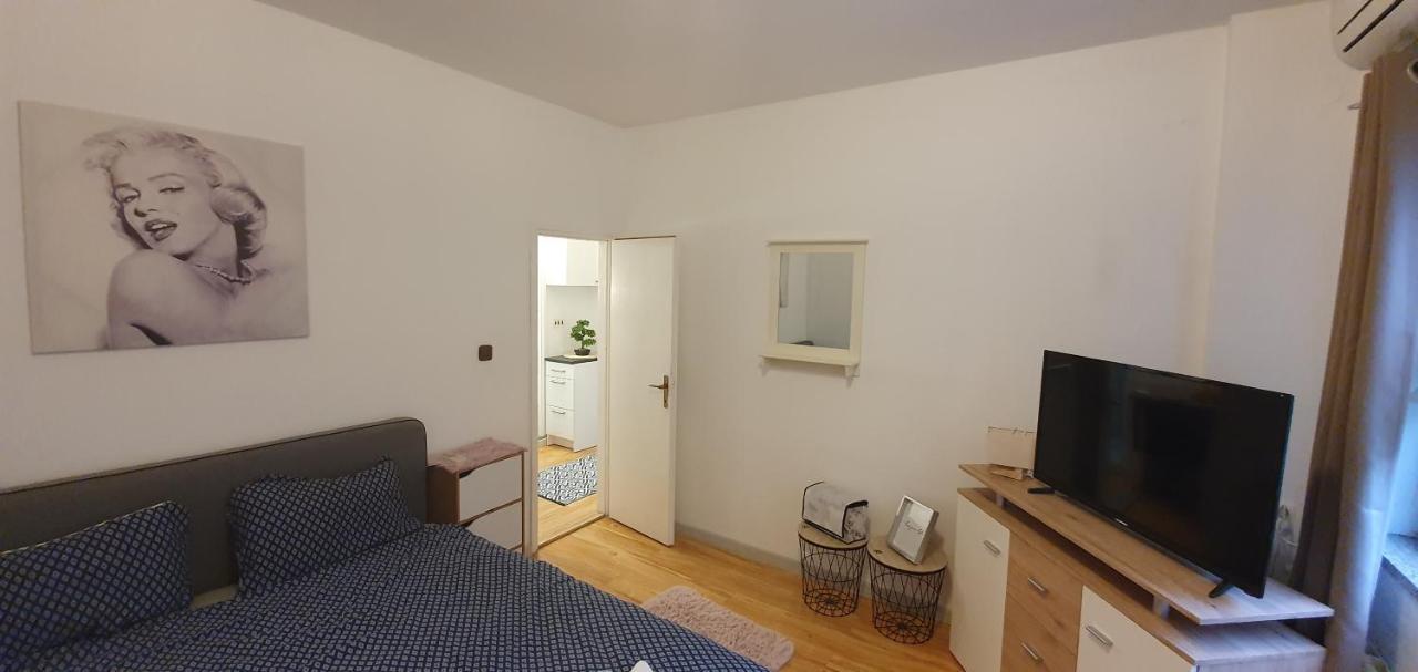 Mely Apartment Krk Town